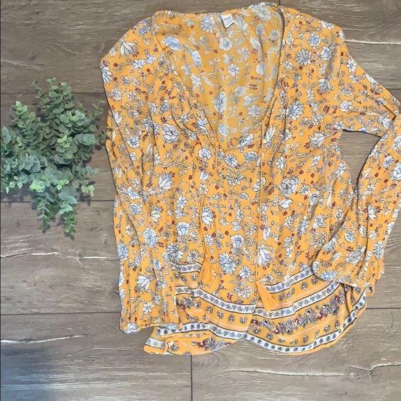 Old navy boho top - Picture 2 of 2